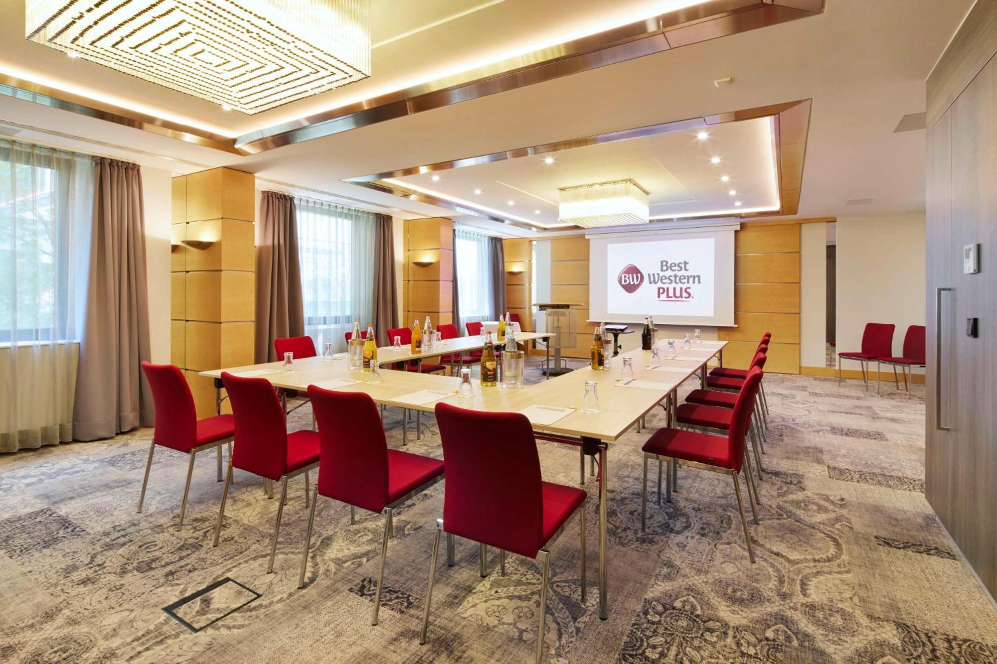 Best Western Plus Arosa Hotel 파더본 외부 사진