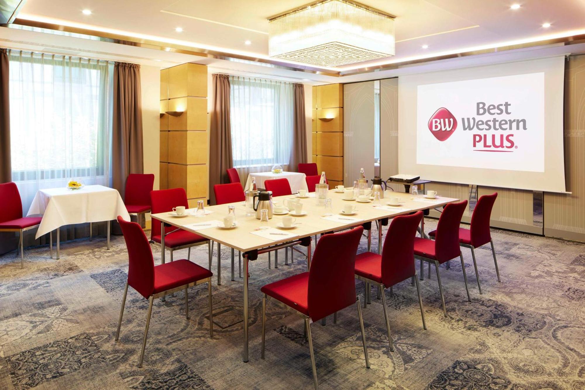 Best Western Plus Arosa Hotel 파더본 외부 사진