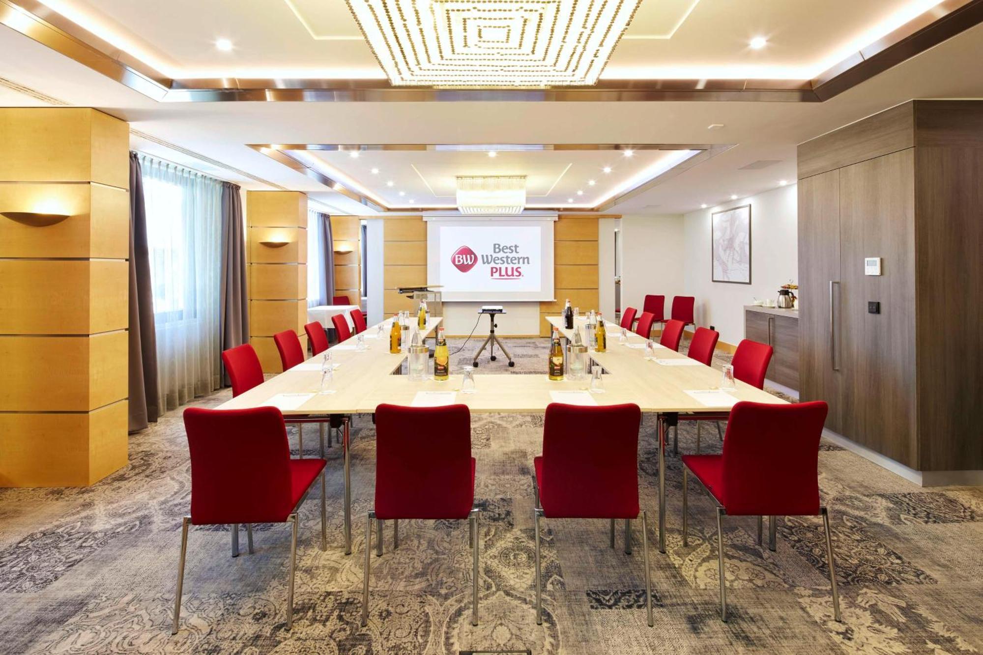 Best Western Plus Arosa Hotel 파더본 외부 사진