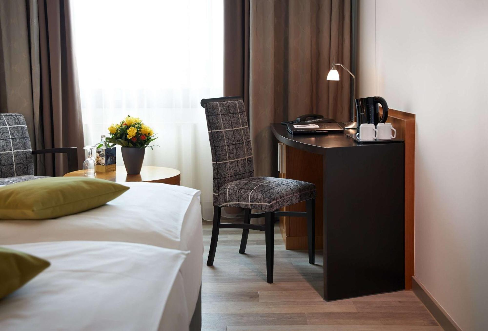 Best Western Plus Arosa Hotel 파더본 외부 사진