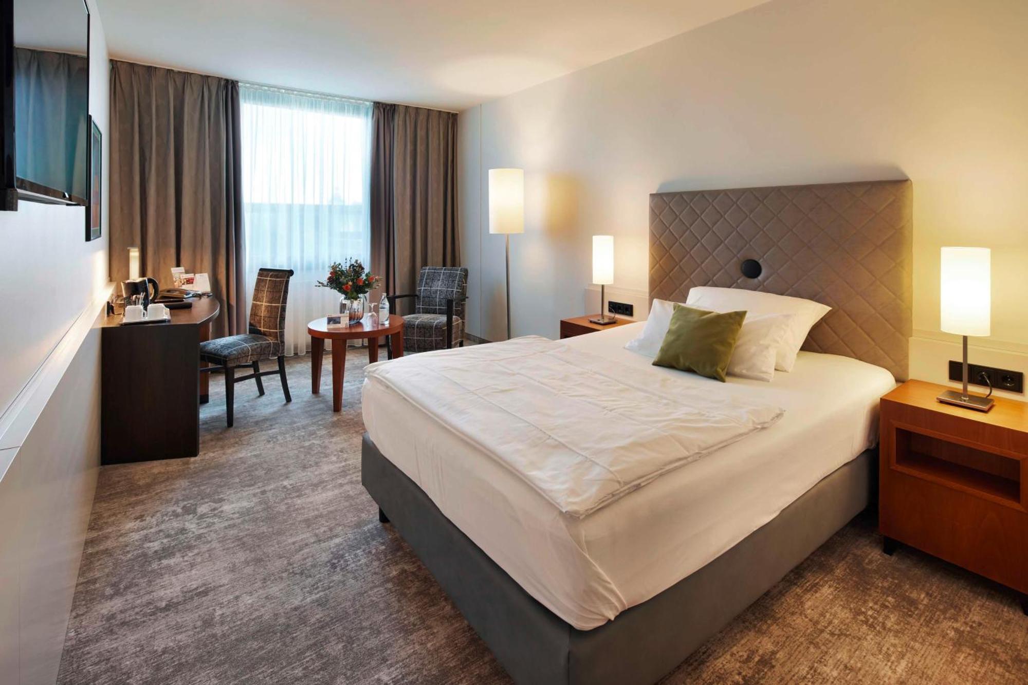 Best Western Plus Arosa Hotel 파더본 외부 사진